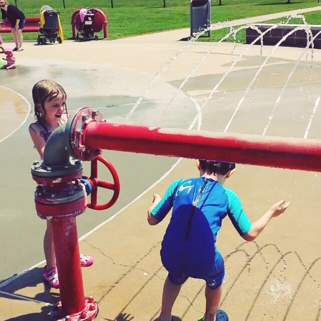 Max & Caroline @ the splash park