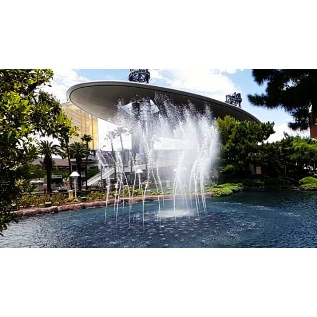 Water fountain.